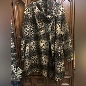 Elegant Leopard Print Teddy Jacket